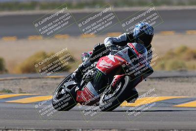 media/Oct-08-2022-SoCal Trackdays (Sat) [[1fc3beec89]]/Turn 14 (1050am)/